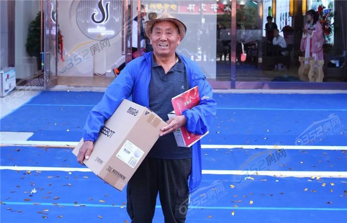 02101608b0640e8e266078.jpg 12.jpg