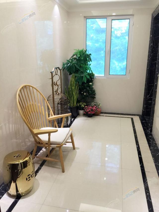 �����ǘӰ��g