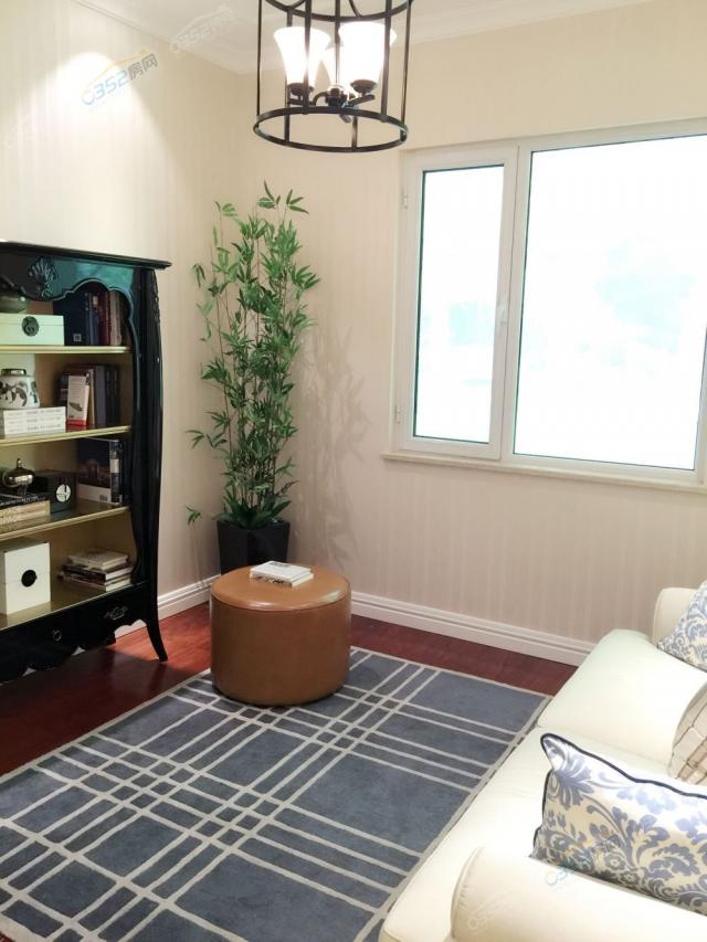 �����ǘӰ��g