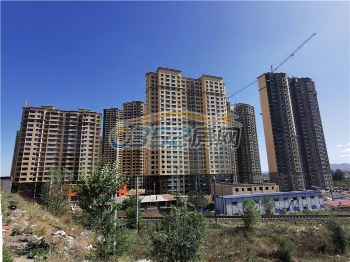 301808200c734c25608712.jpg 鍖楄景浜戦榿.jpg