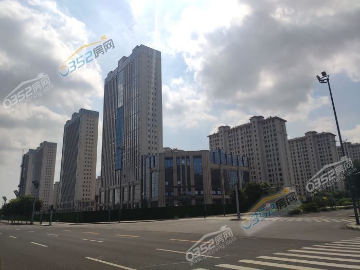 2517030167a63c99e21560.jpg 8.25.2.jpg