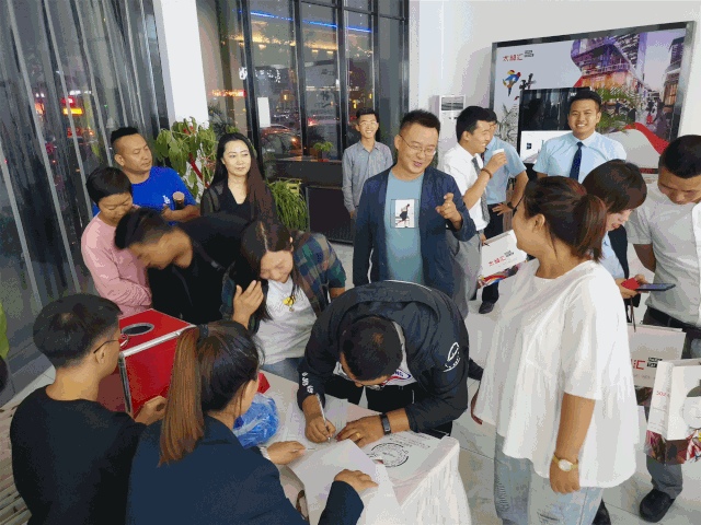 12113013048972019a3233.gif 12113013048972019a3233.gif