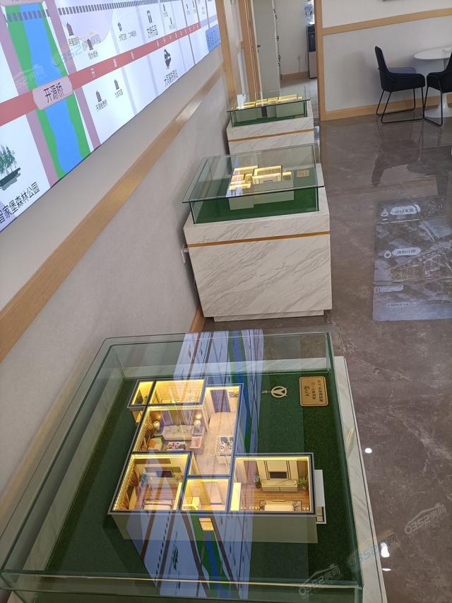 ����ģ�͌����D