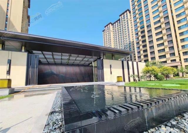 �����������F�������D