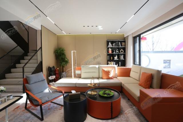 B�Ӱ��g�����D