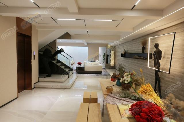 B�Ӱ��g�����D