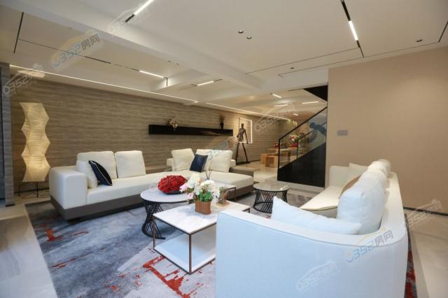 B�Ӱ��g�����D