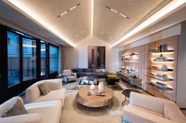 ����B���͘Ӱ��g����