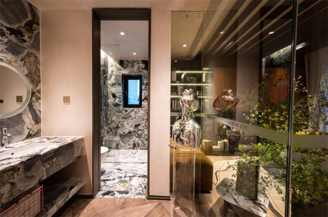 ����B���͘Ӱ��g����