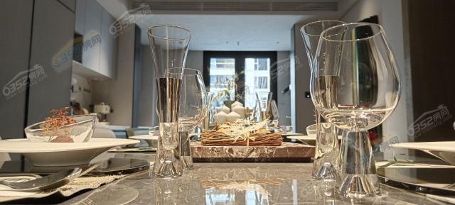 �Ӱ��g���͏d